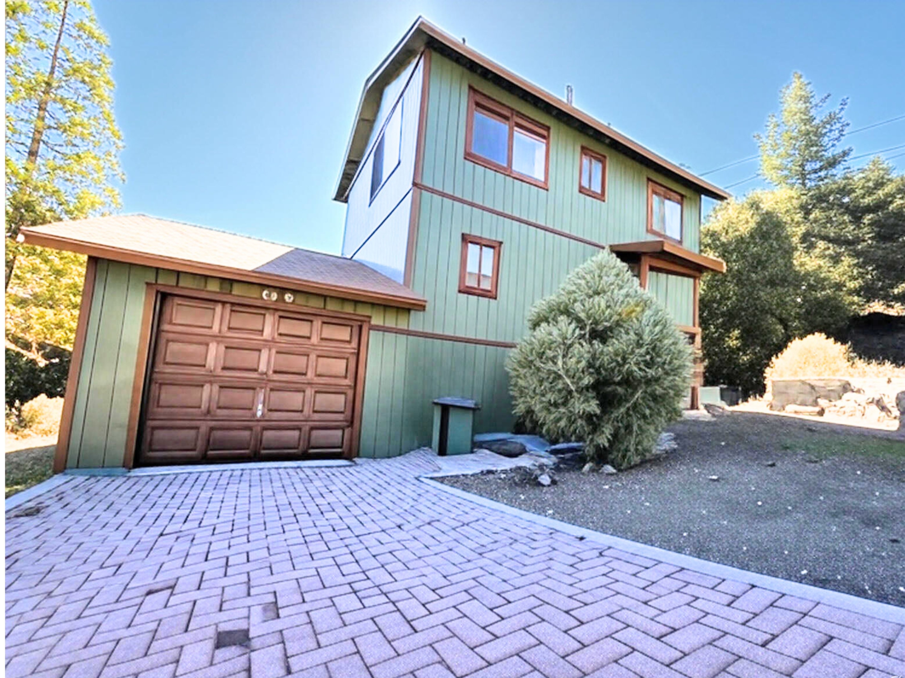 1916 Pioneer Way